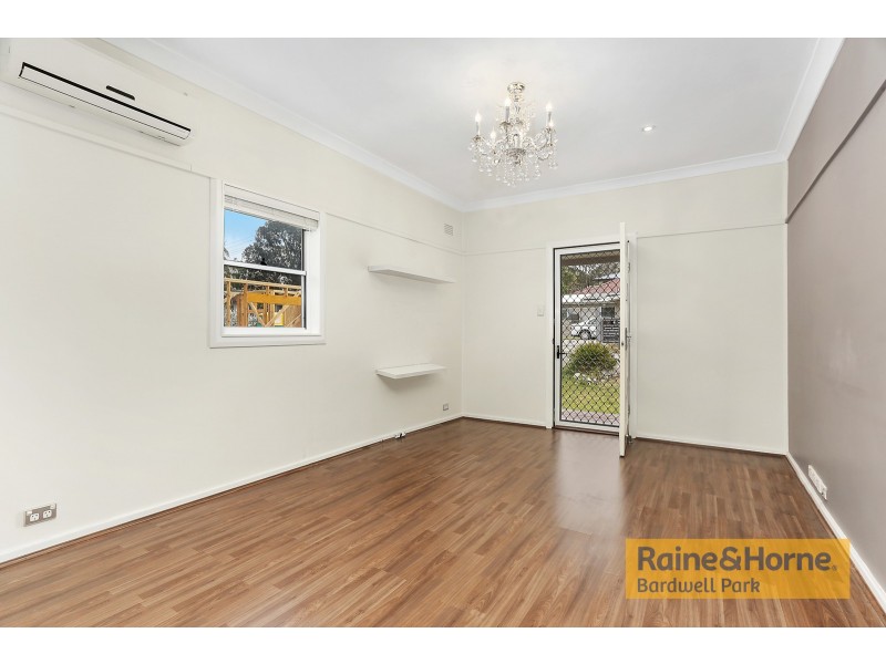 17 Moona Road, Kirrawee NSW 2232