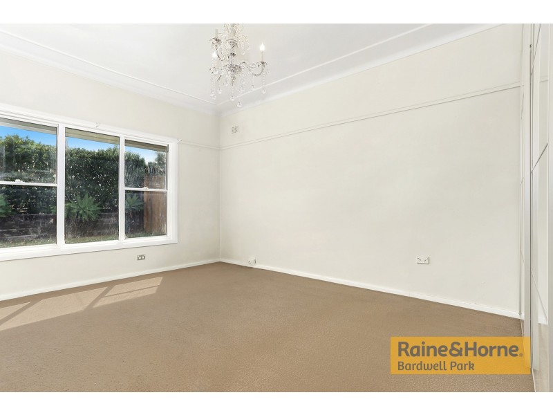 17 Moona Road, Kirrawee NSW 2232