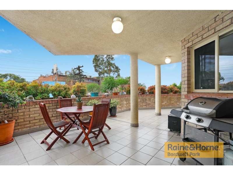 2/1 Hillview Street, Roselands NSW 2196