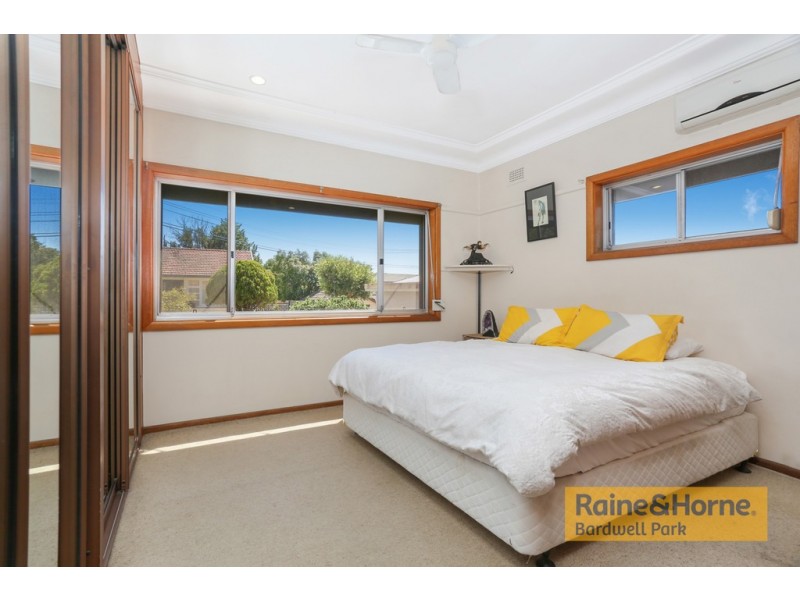 2 Paris Avenue, Earlwood NSW 2206