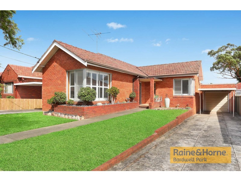 6 Nichols Avenue, Beverly Hills NSW 2209