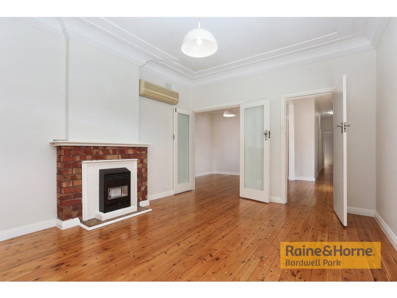 6 Nichols Avenue, Beverly Hills NSW 2209