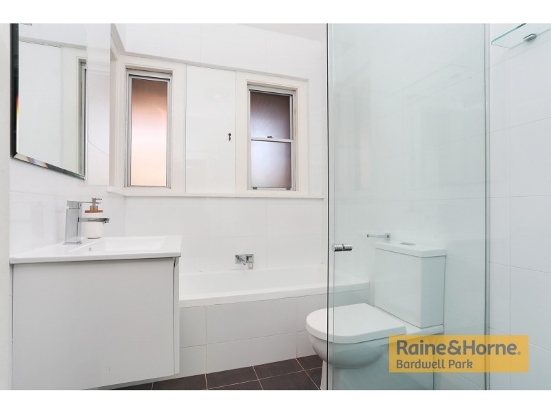 6 Nichols Avenue, Beverly Hills NSW 2209
