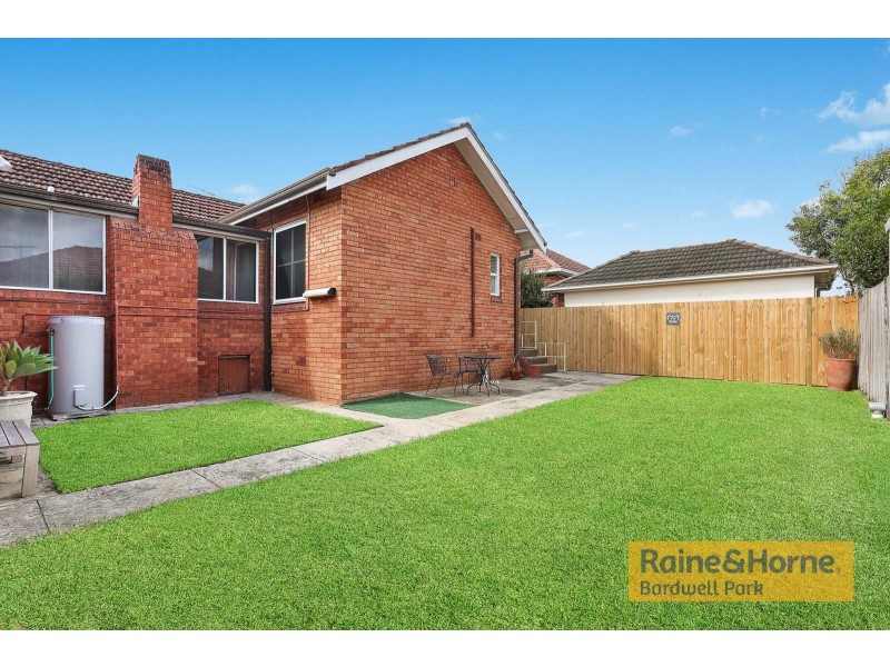 6 Nichols Avenue, Beverly Hills NSW 2209