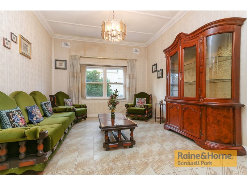 6 Roy Street, Kingsgrove NSW 2208