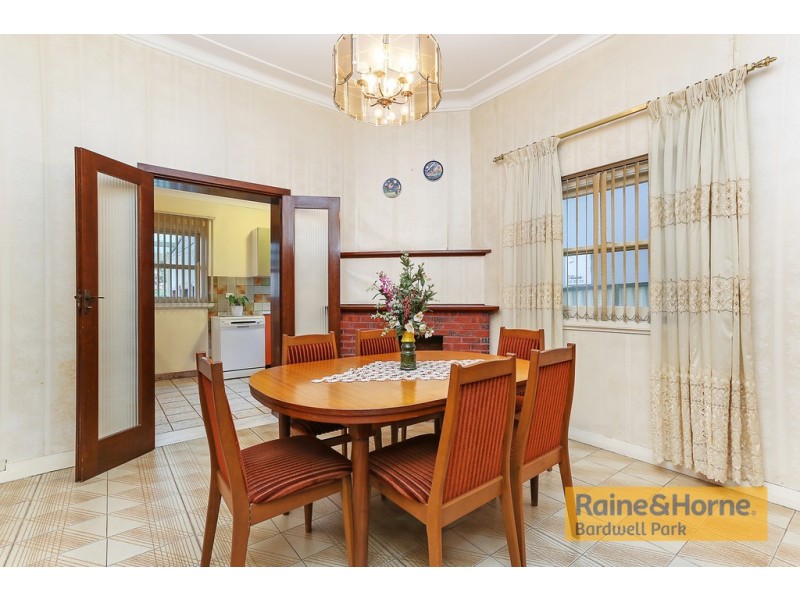 6 Roy Street, Kingsgrove NSW 2208