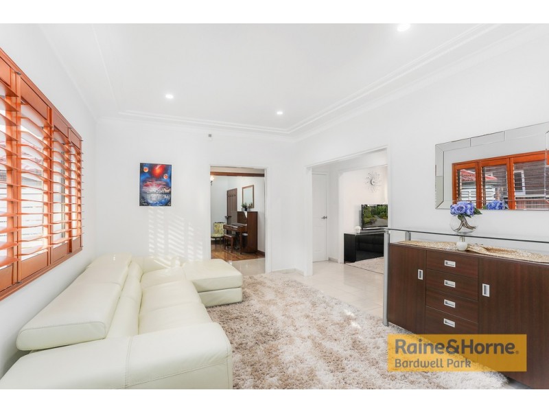 35 Glenview Avenue, Earlwood NSW 2206