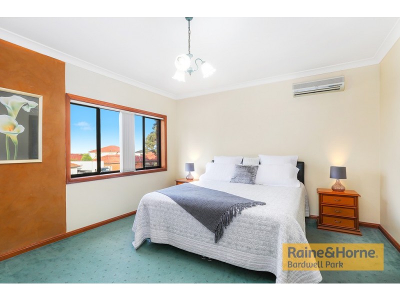 35 Glenview Avenue, Earlwood NSW 2206