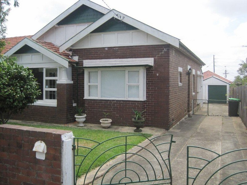 9 Fleet Avenue, Earlwood NSW 2206