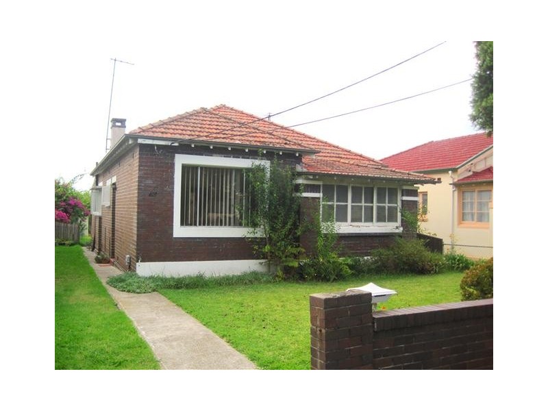 28 Clisdell Avenue, Canterbury NSW 2193