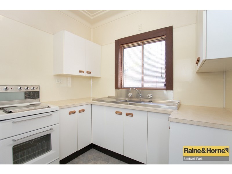 1 Lapis Crescent, Bardwell Valley NSW 2207