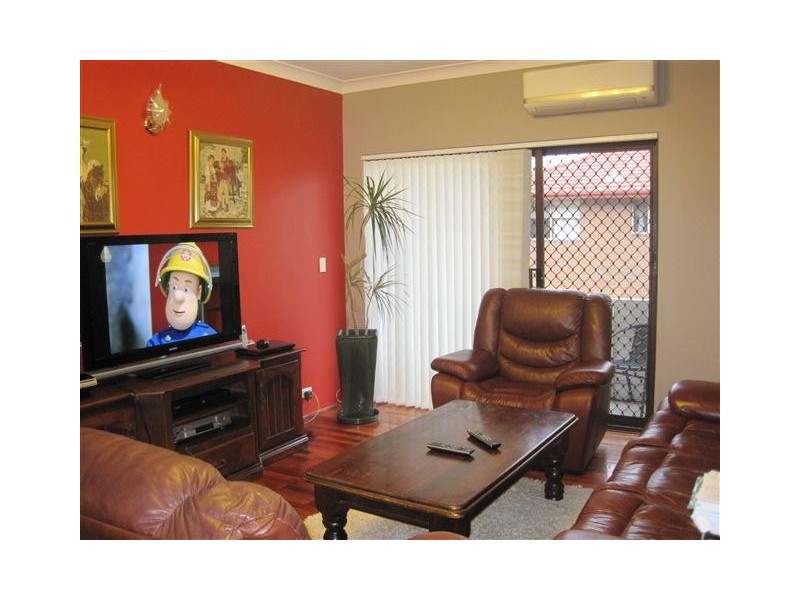 3/2-4 Hampton Court Road, Carlton NSW 2218