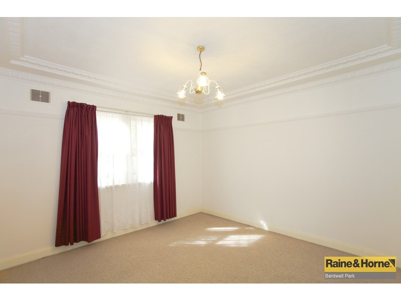 1 Lapis Crescent, Bardwell Valley NSW 2207