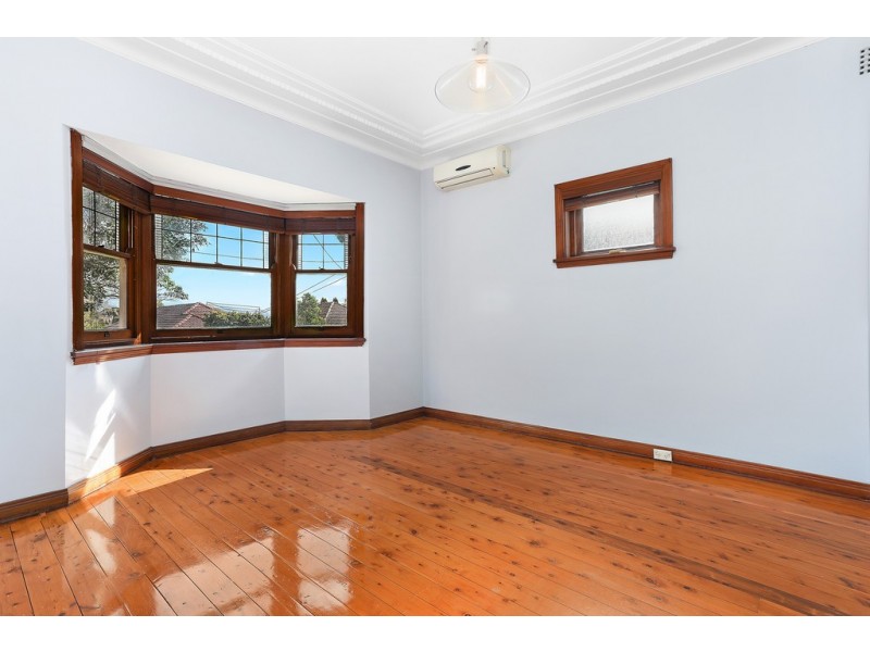 15 Carrisbrook Avenue, Bexley North NSW 2207