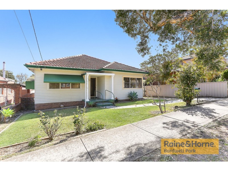 25 Dunkirk Avenue, Kingsgrove NSW 2208