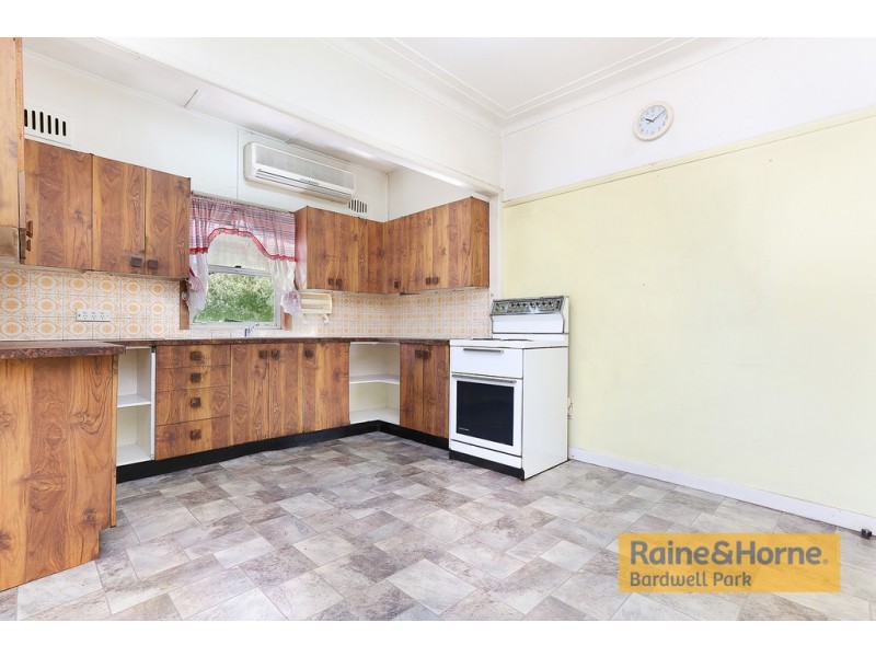 25 Dunkirk Avenue, Kingsgrove NSW 2208