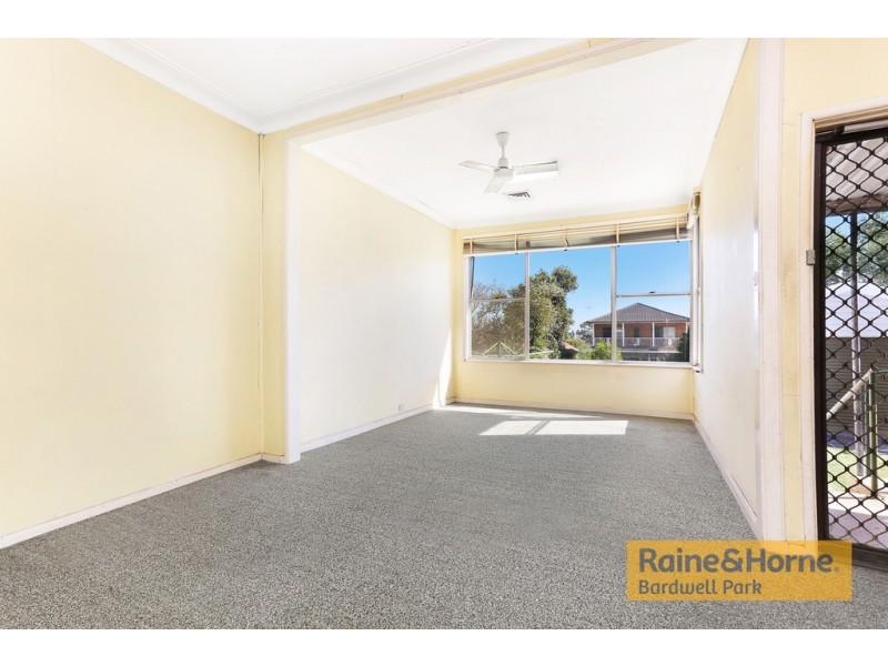 25 Dunkirk Avenue, Kingsgrove NSW 2208