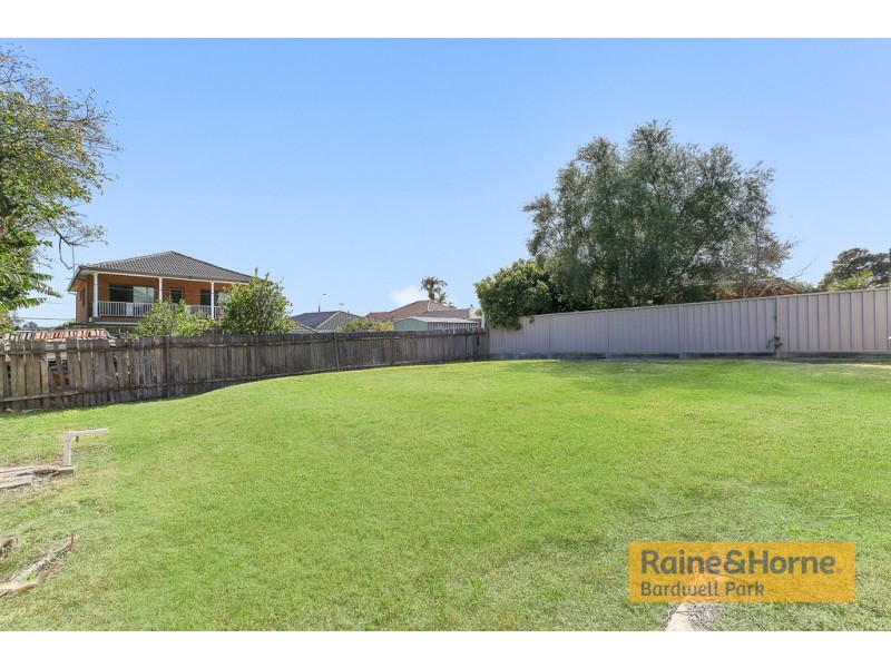 25 Dunkirk Avenue, Kingsgrove NSW 2208