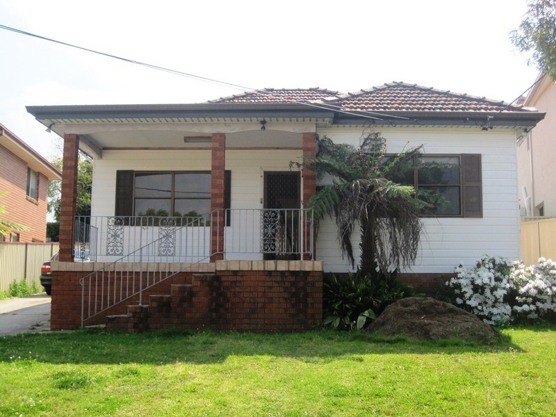 4 Merlen Crescent, Yagoona NSW 2199