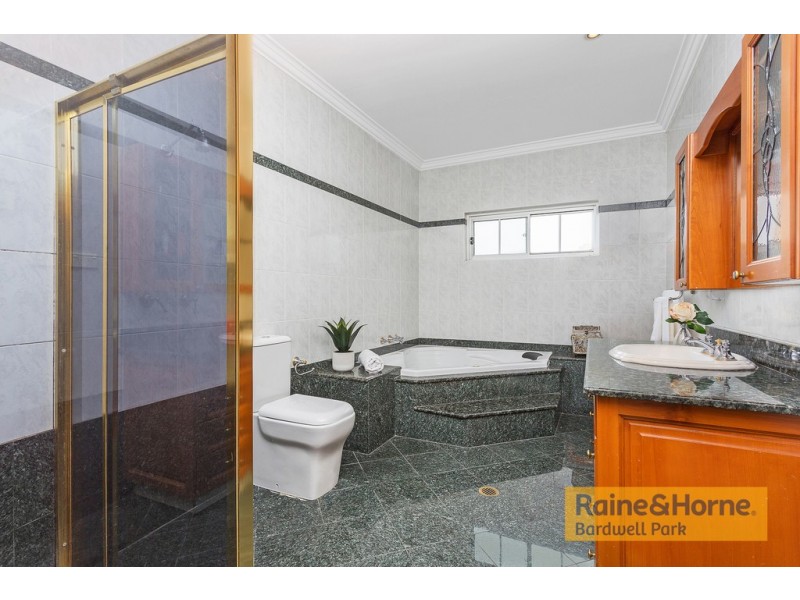 6 Merris Street, Kingsgrove NSW 2208