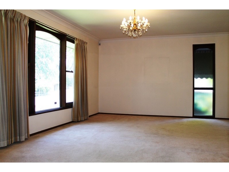 6 Hymen Street, Peakhurst NSW 2210