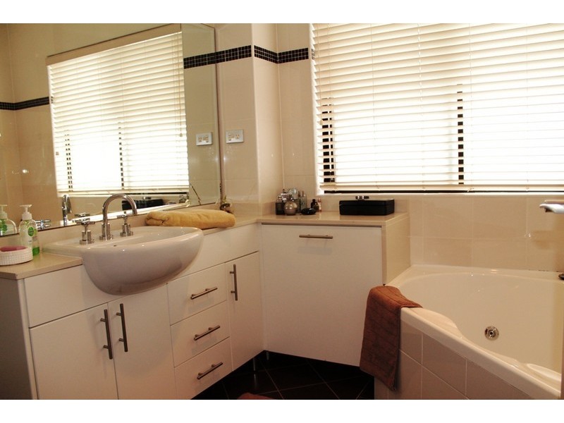 95a Dreadnought Street, Roselands NSW 2196