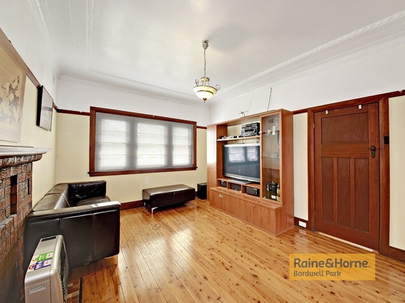 22 Berith Street, Kingsgrove NSW 2208