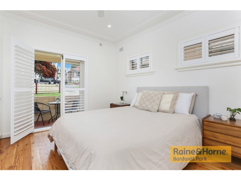 4 Poole Street, Kingsgrove NSW 2208