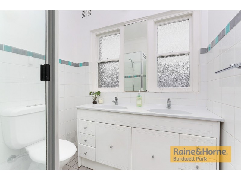 4 Poole Street, Kingsgrove NSW 2208