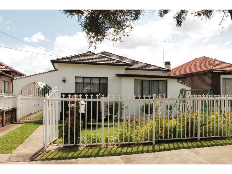 28 Clisdell Avenue, Canterbury NSW 2193