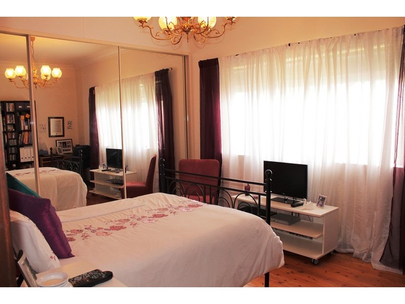 28 Clisdell Avenue, Canterbury NSW 2193