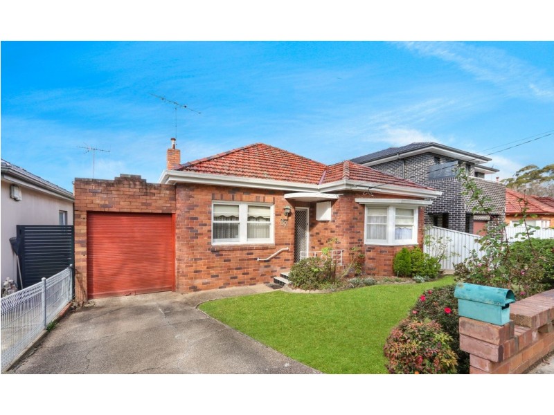 27 Warraroong Street, Beverly Hills NSW 2209