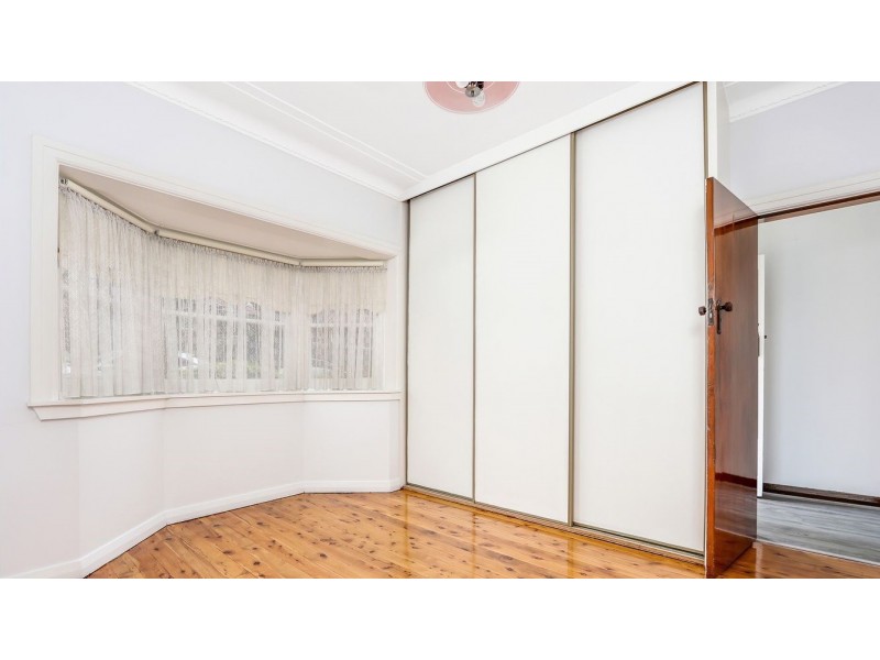 27 Warraroong Street, Beverly Hills NSW 2209