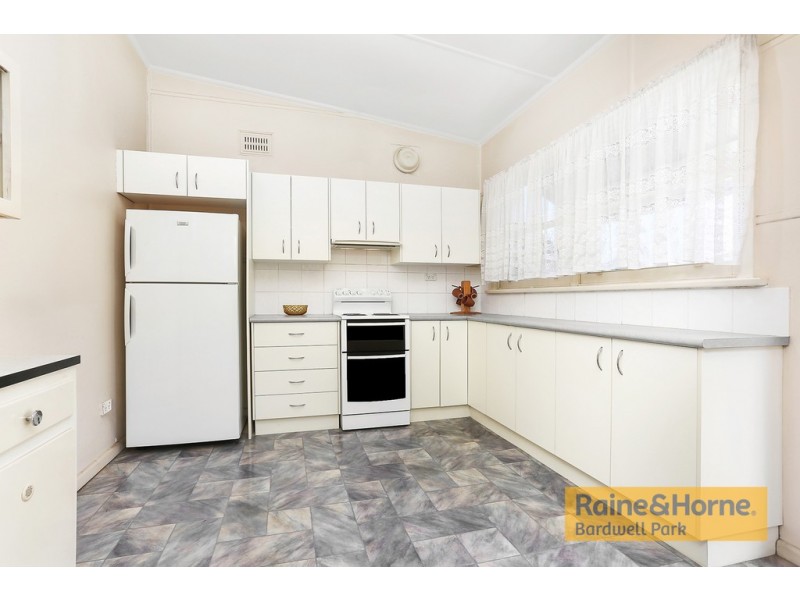 8 River Street, Earlwood NSW 2206