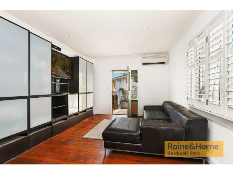 27 Campbell Street, St Peters NSW 2044