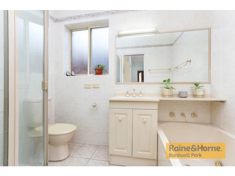 92 Caroline Street, Kingsgrove NSW 2208