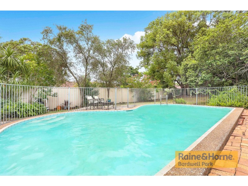 92 Caroline Street, Kingsgrove NSW 2208