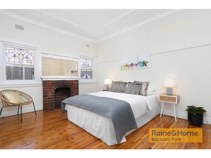 8 Lawn Avenue, Clemton Park NSW 2206