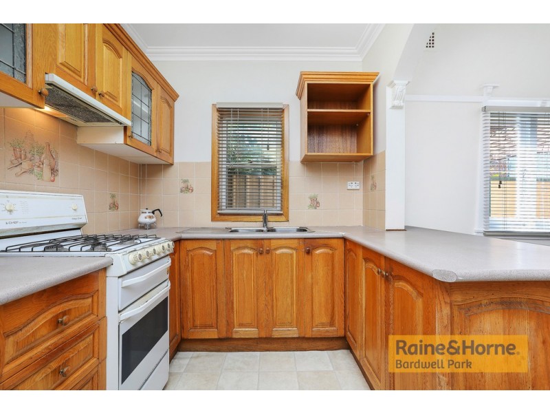 18 Glenore Road, Canterbury NSW 2193