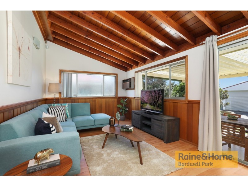 8 Lawn Avenue, Clemton Park NSW 2206