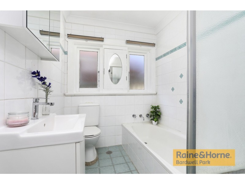 8 Lawn Avenue, Clemton Park NSW 2206