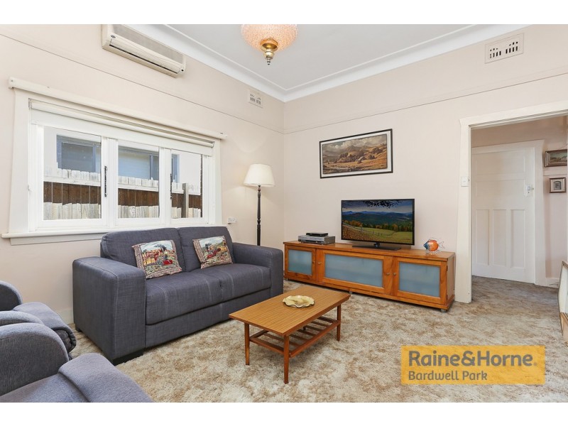 8 River Street, Earlwood NSW 2206