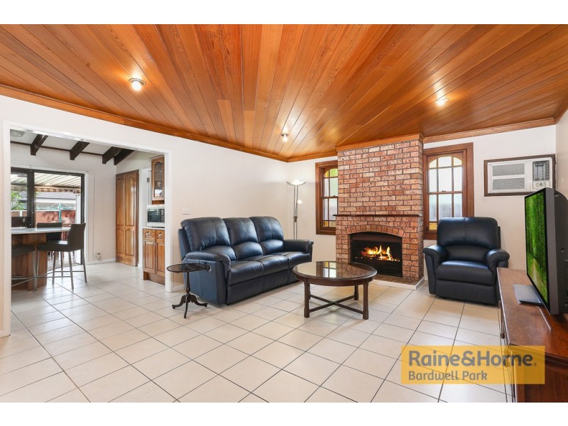 6 Maramba Close, Kingsgrove NSW 2208