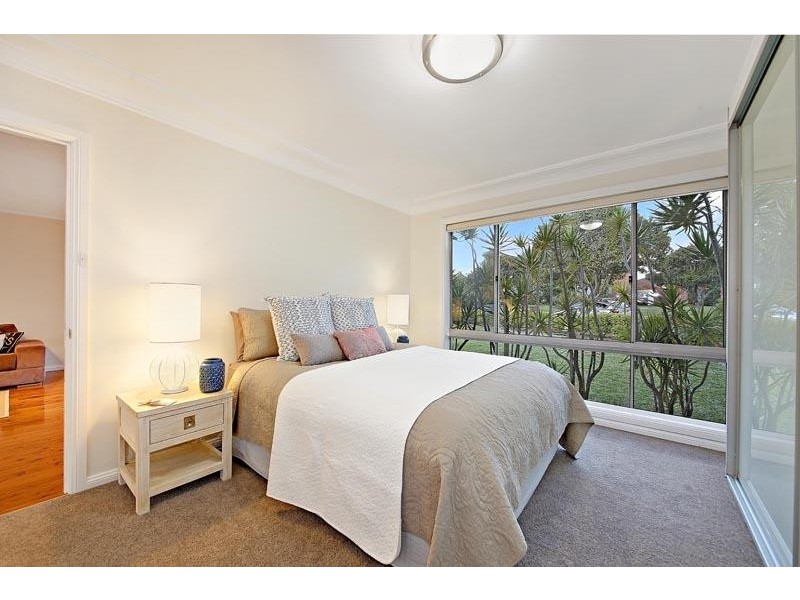 9 APEX AVENUE, Picnic Point NSW 2213