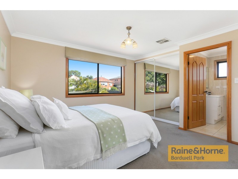 17 Staples Street, Kingsgrove NSW 2208