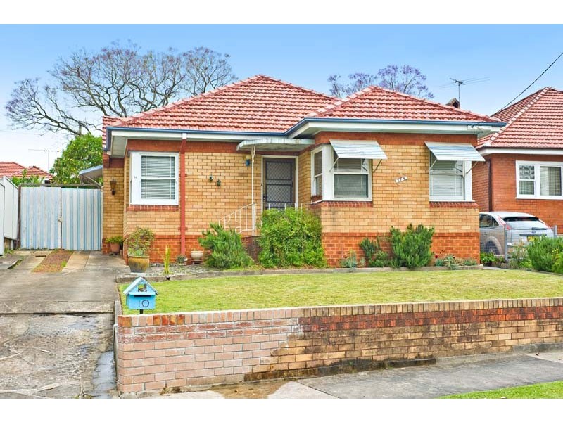 10 Earlwood Crescent, Bardwell Park NSW 2207