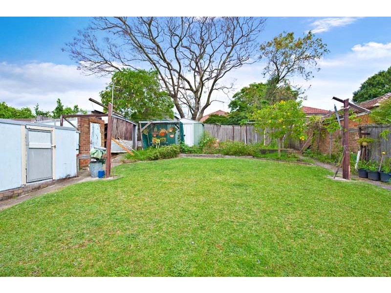 10 Earlwood Crescent, Bardwell Park NSW 2207