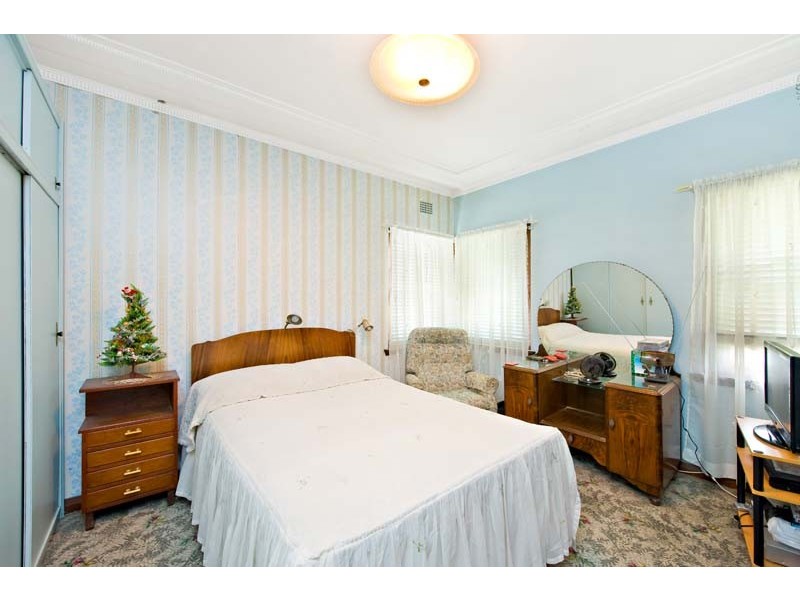 10 Earlwood Crescent, Bardwell Park NSW 2207