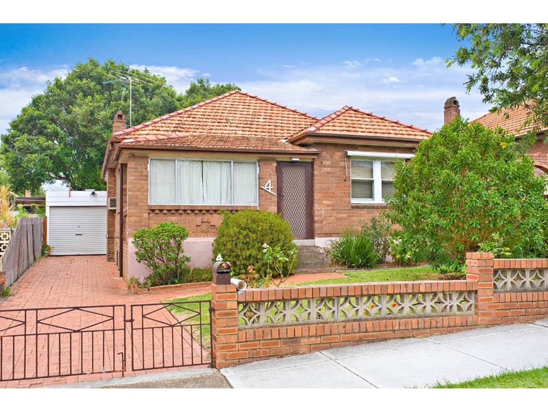 4  Panorama Road, Kingsgrove NSW 2208