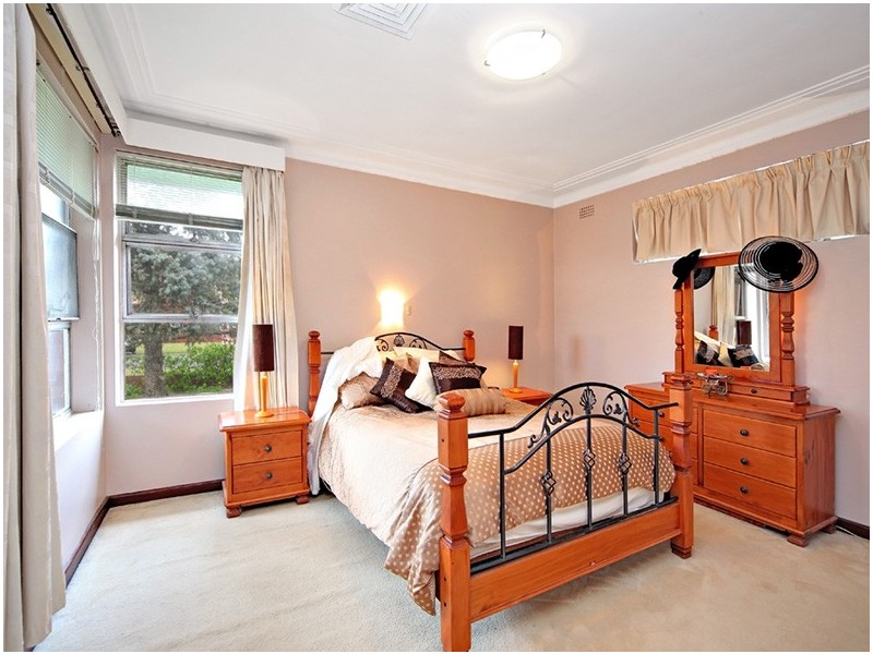 51 Earlwood Crescent, Bardwell Park NSW 2207